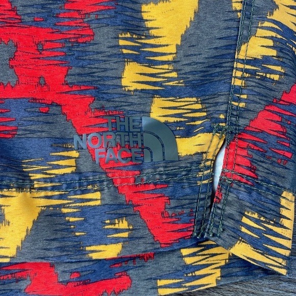 The North Face Board Shorts Swim Trunks Boys L (14-16)  Geo Pattern Red Yellow - Picture 4 of 7